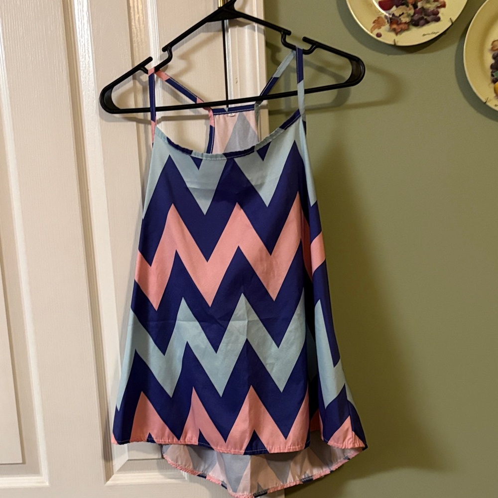 Chevron Patterned Sleeveless Top